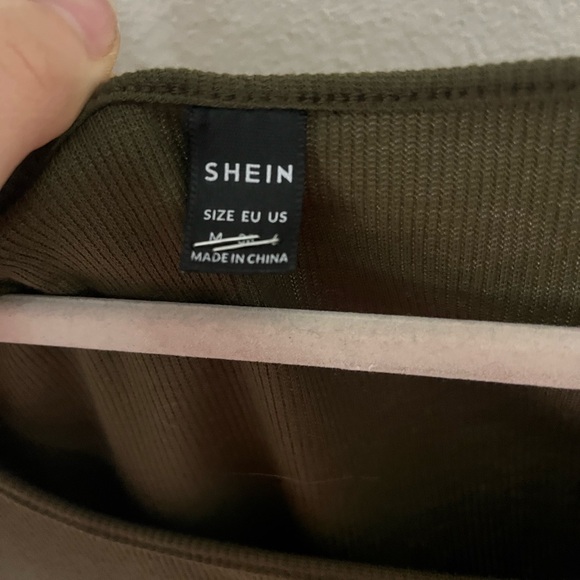 SHEIN Crop Top Size Medium - Picture 2 of 2